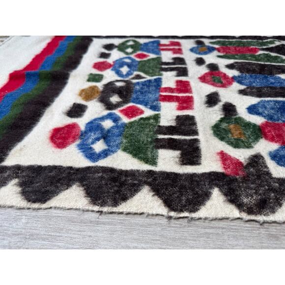 Vintage Native Peruvian Friendship Rug Wool Tapestry 66x28 Rainbow Folk Art - Picture 7 of 10